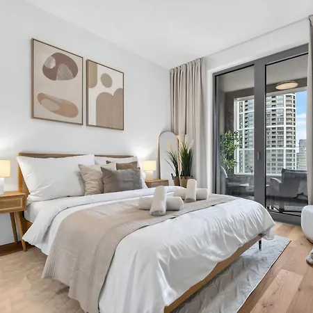 Апартаменты Sky Park Elegant Living - Balcony & Views