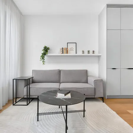 Апартаменты Sky Park Elegant Living - Balcony & Views Братислава