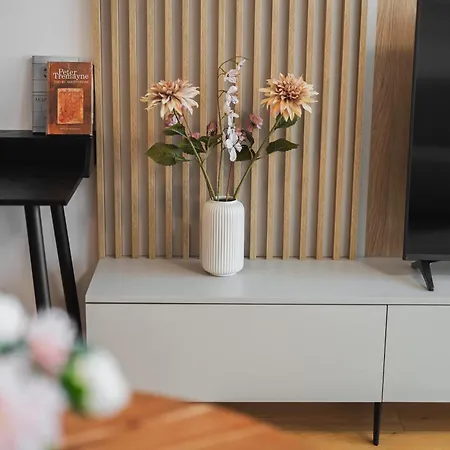 Sky Park Elegant Living - Balcony & Views