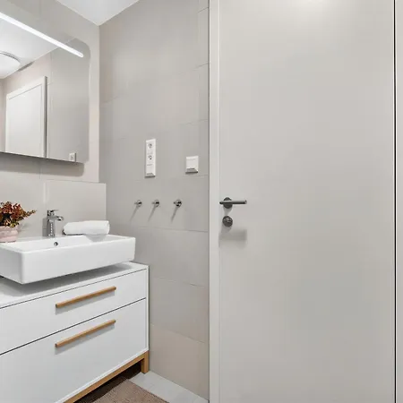 Sky Park Elegant Living - Balcony & Views *