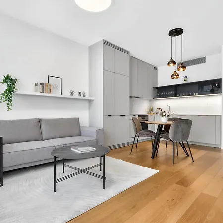 Sky Park Elegant Living - Balcony & Views * Братислава