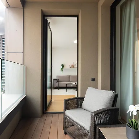 Апартаменты Sky Park Elegant Living - Balcony & Views *
