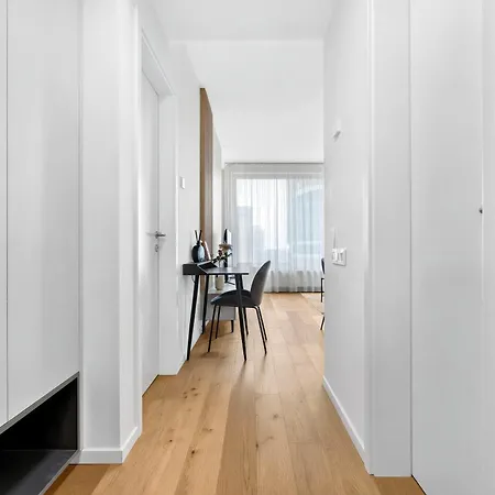 Sky Park Elegant Living - Balcony & Views Апартаменты *